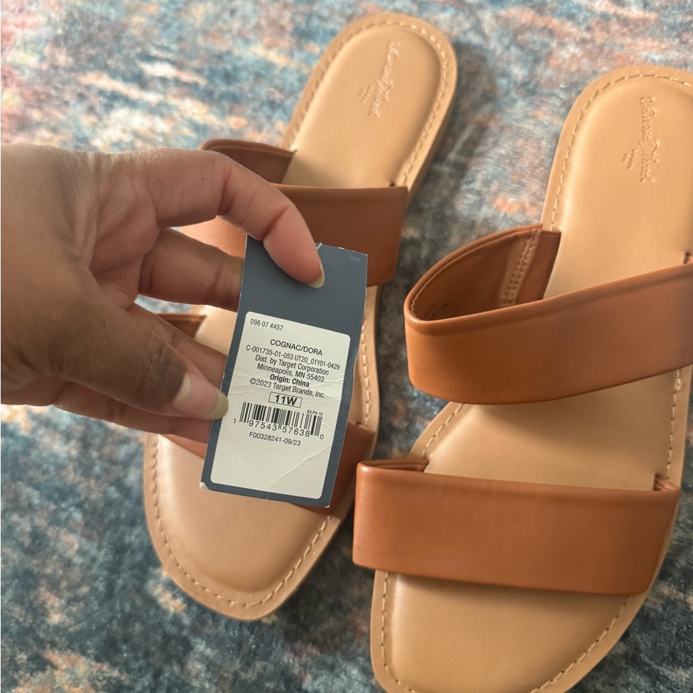 Universal Thread Tan Double-Strap Slide Sandals 11W NWT - Picture 4 of 4